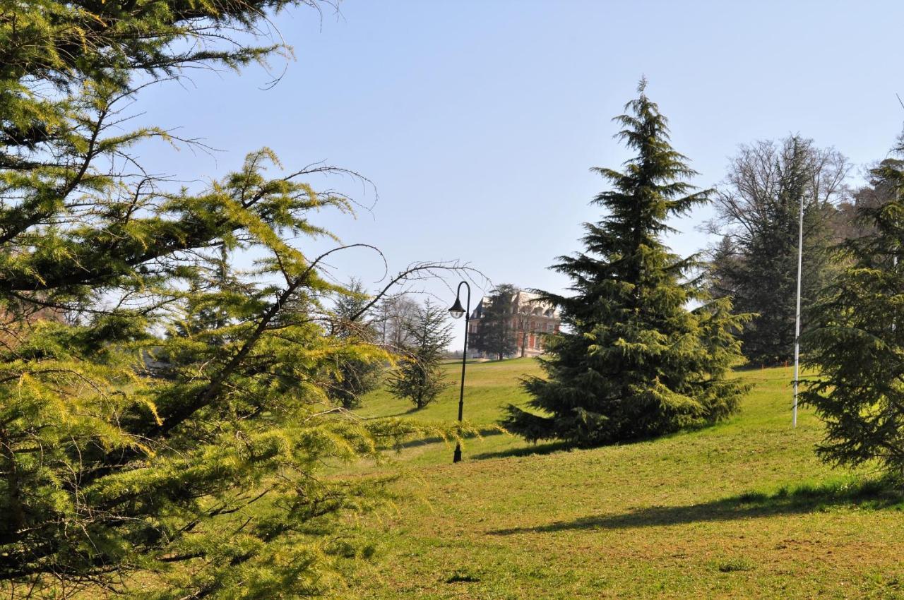 Hotel Domaine De Mont-renaud
