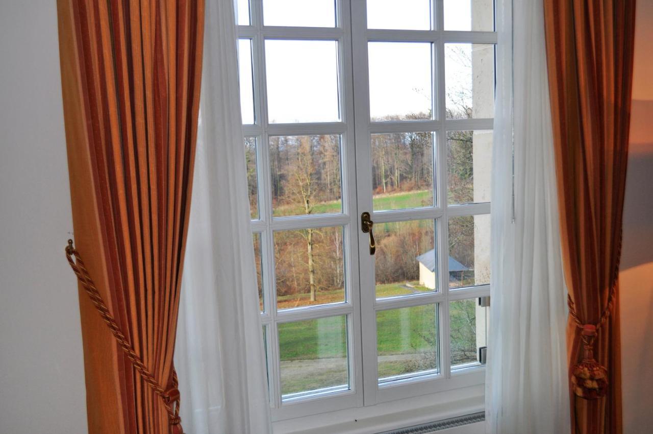Domaine De Mont-renaud Hotel Boncourt