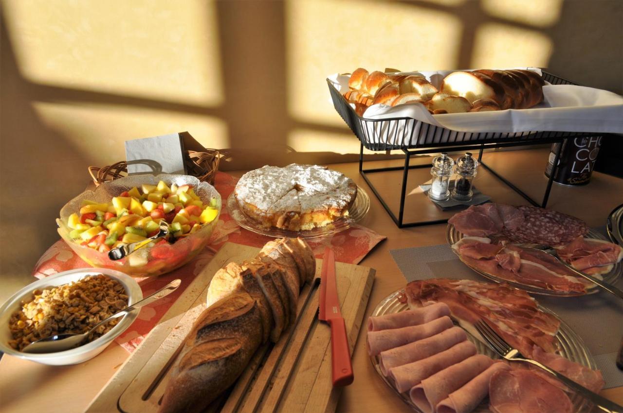 Domaine De Mont-renaud Hotel 3*